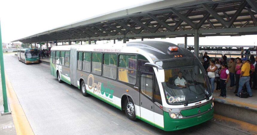 oruga539620487-739628150 León mantiene el tercer sistema de transporte más grande del país