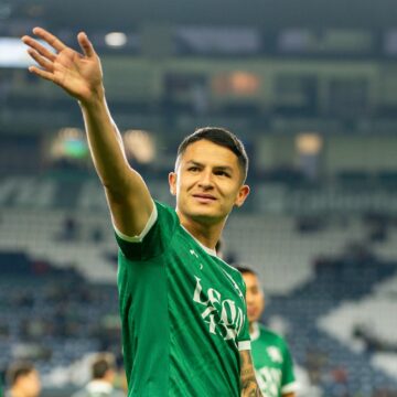 Club León estrena la playera León 450 en el Estadio Nou Camp