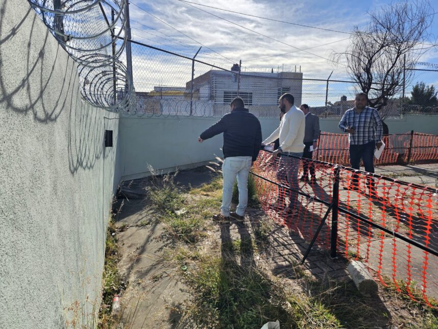 Atienden riesgo estructural en kínder Alfred Adler de Las Joyas; obra de barda se concretará en 2026