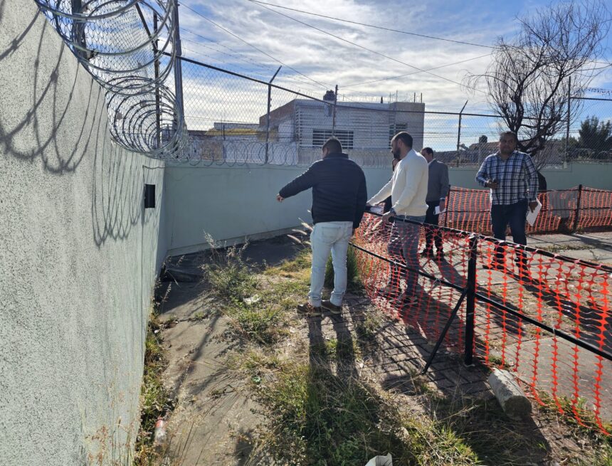 Atienden riesgo estructural en kínder Alfred Adler de Las Joyas; obra de barda se concretará en 2026