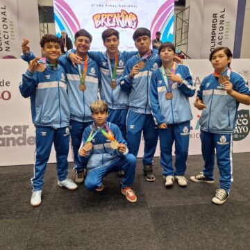 Clavadistas leoneses brillan en el arranque infantil de la Olimpiada Naciona