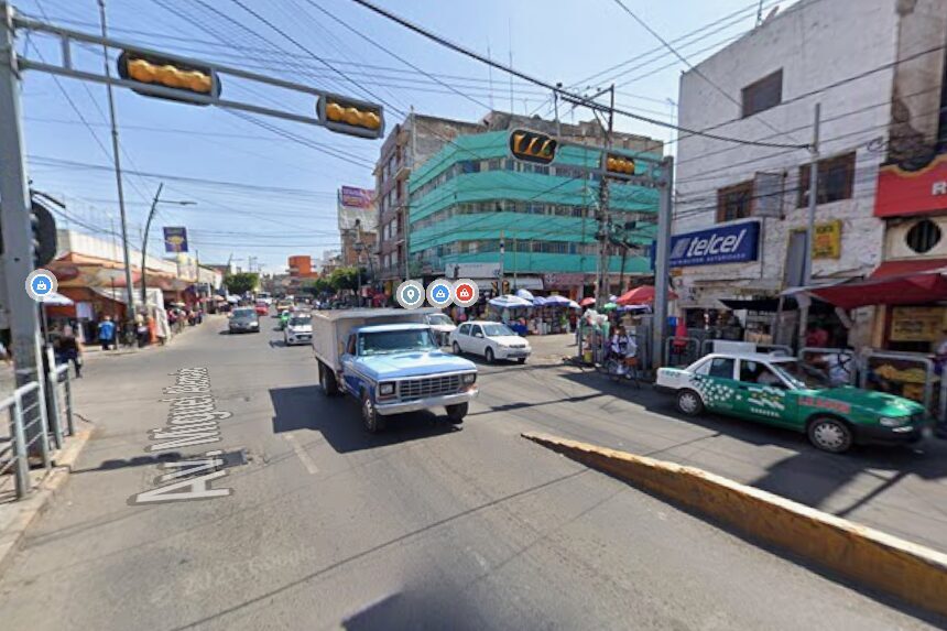 Amagan comerciantes con megabloqueo en la Av. Miguel Alemán este martes