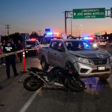 Tragedia en el Libramiento: Muere motociclista tras choque frontal en León