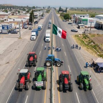 Bloqueos carreteros afectan a empresas locales