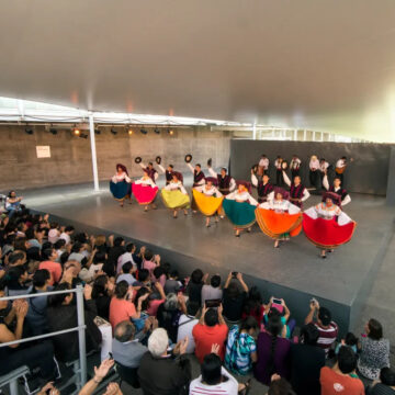 Folklore y Sinfonía en el Forum Cultural