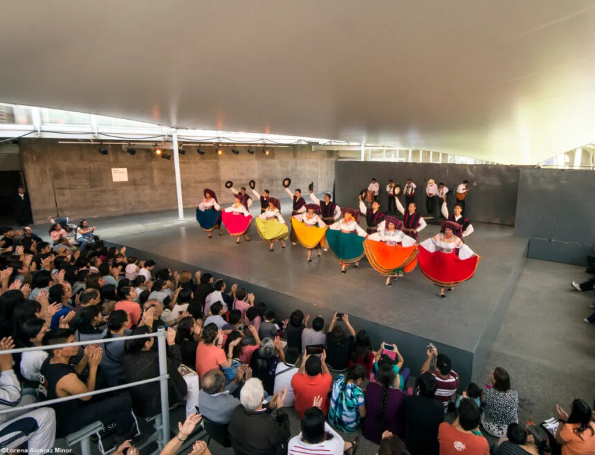 Folklore y Sinfonía en el Forum Cultural