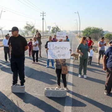 Estalla conflicto en San Juan de Abajo: Bloquean el Eje Metropolitano por falta de agua