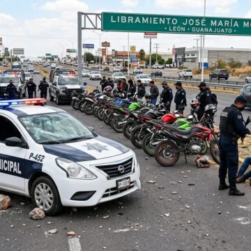 Operativo en el Libramiento Morelos termina en agresión: 13 motociclistas detenidos tras atacar patrulla