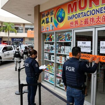 FGR clausura siete macrotiendas chinas en León tras decomiso de piratería y miles de pesos