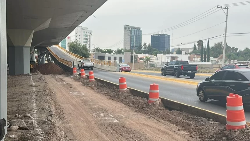 Caos vial en León: Comerciantes y automovilistas exigen celeridad en las obras del Distribuidor Benito Juárez