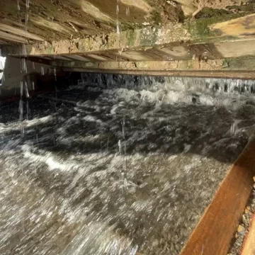 15 mil familias sin agua mientras la industria concentra el recurso