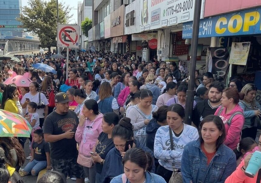 Abarrotan sucursales bancarias por el pago de la Tarjeta Rosa en Guanajuato