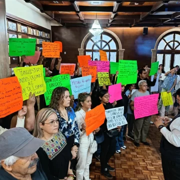 755034341_1724794968744484_7625790494339977109_n Tianguistas irrumpen en el Ayuntamiento de León: exigen la destitución del regidor Ramón Hernández por presunto nepotismo