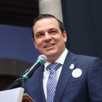 El «doble juego» de Jorge Jiménez Lona: descarta candidatura pero opera rumbo a 2027